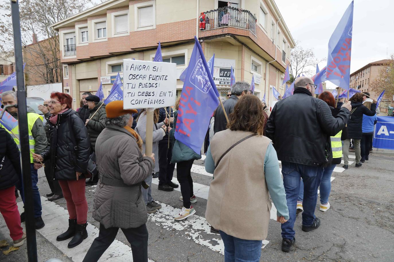 En imágenes, la concentración de la plataforma ciudadana A11 en Peñafiel