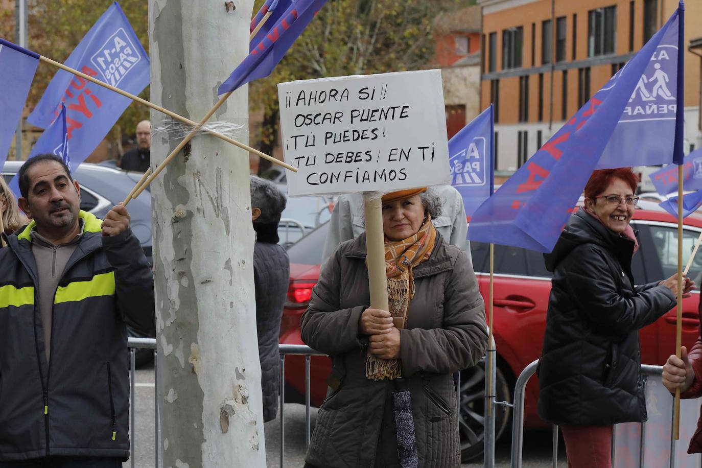 En imágenes, la concentración de la plataforma ciudadana A11 en Peñafiel