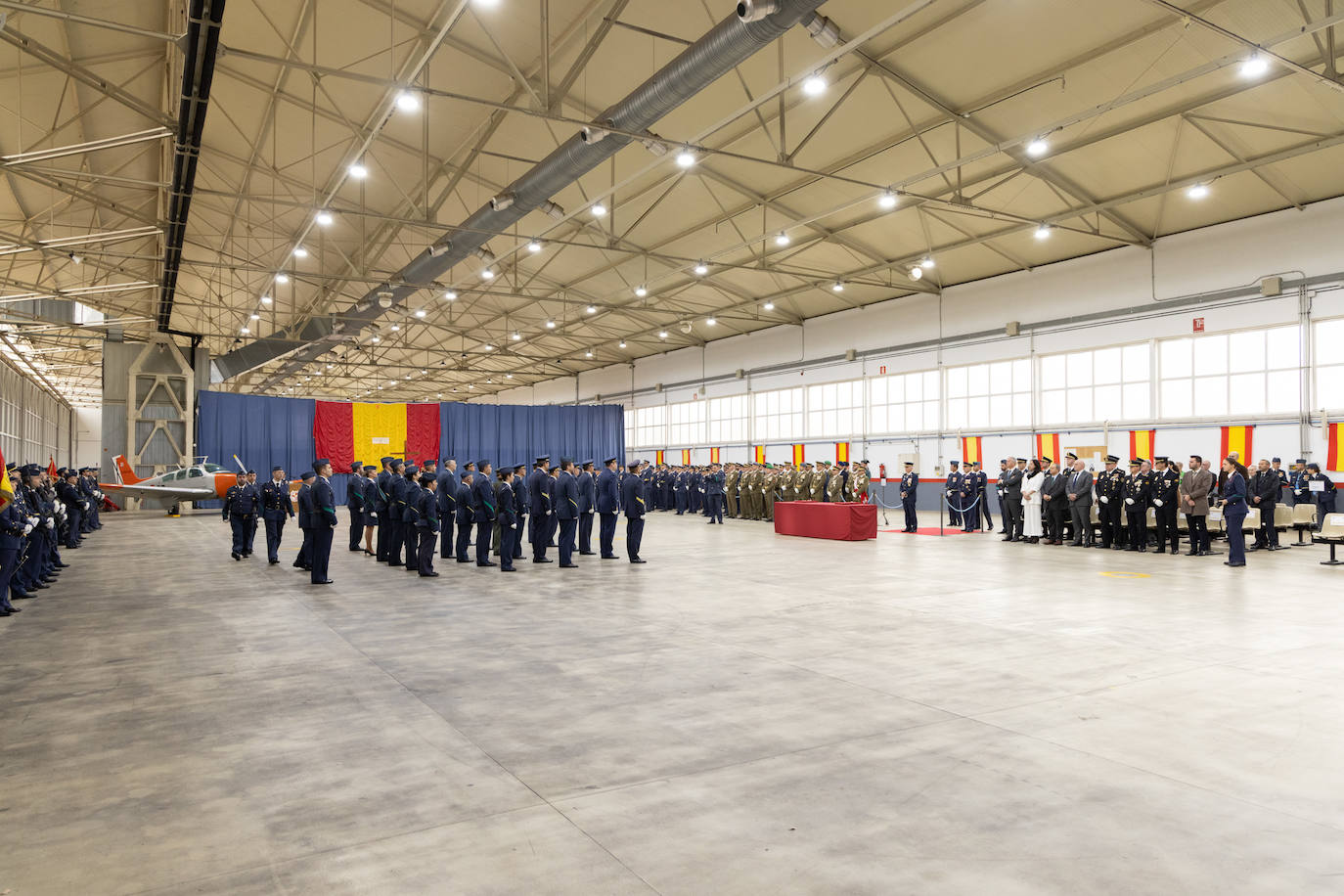 La festividad de la Virgen de Loreto en la base de Villanubla