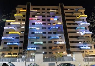 El edificio de Valladolid que compite por el mejor balcón navideño