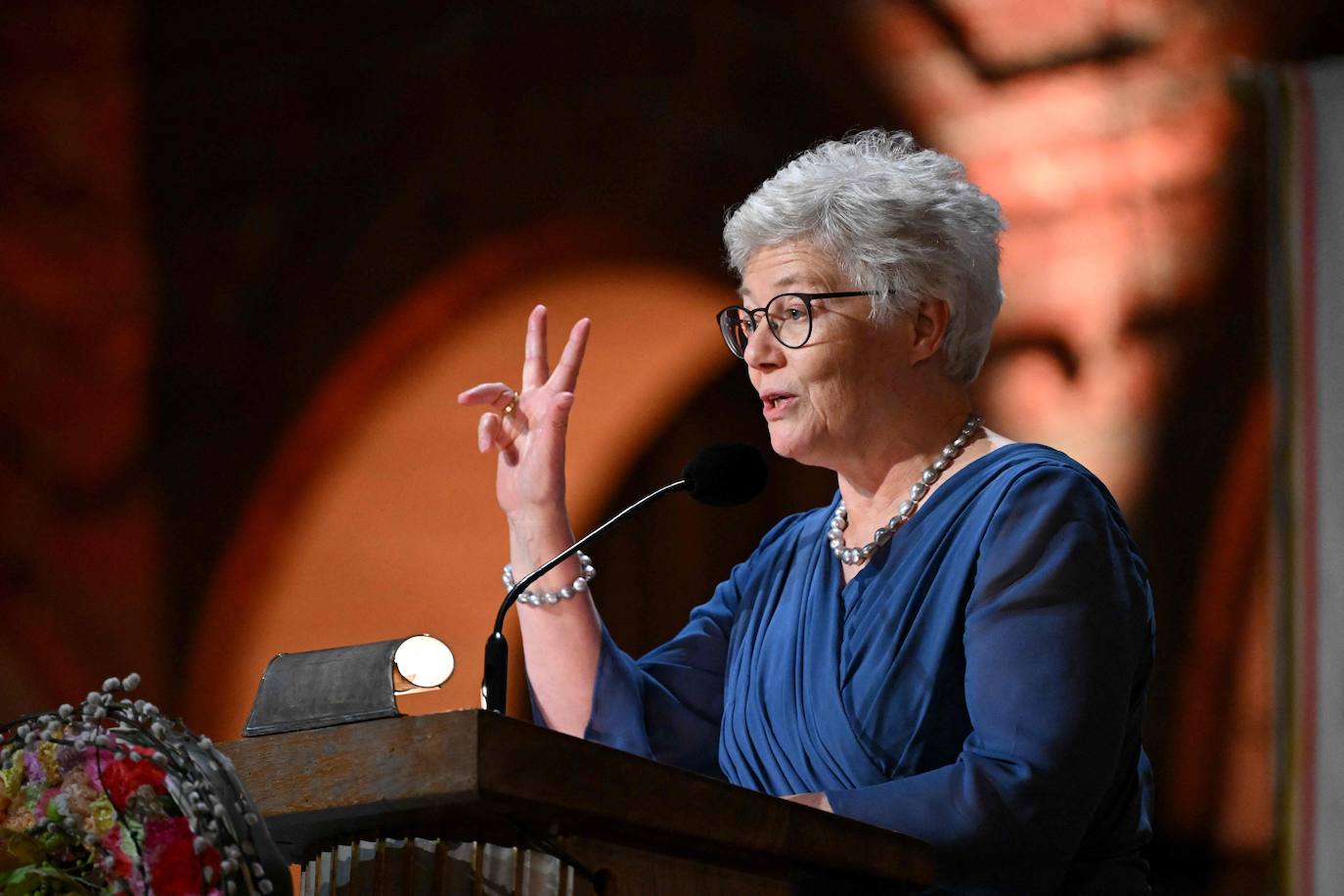 La ganadora del premio Nobel de Física, Anne L´Hullier