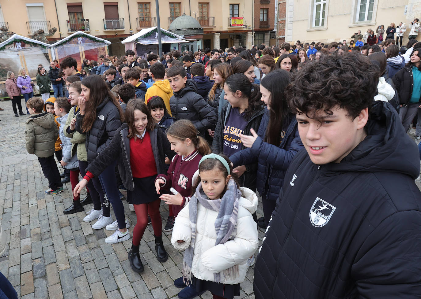 La Salle arranca su campaña de alimentos de Navidad en la Plaza Mayor