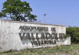 Imagen de archivo del acceso al aeropuerto de Villanubla.