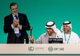 El presidente de la cumbre clausura el encuentro.