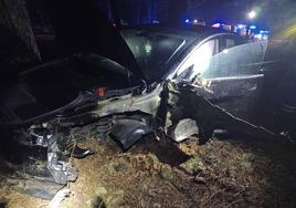 Estado en el que quedó uno de los vehículos tras el accidente en Coca.