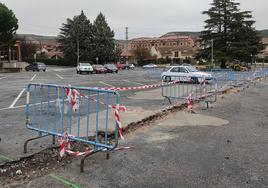 Obras de renovación de redes en la plaza de las Piscinas.