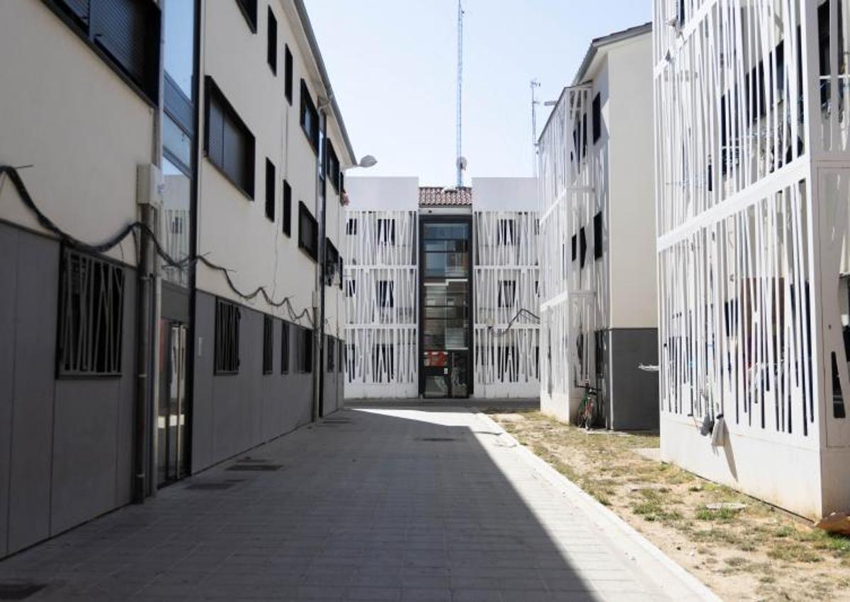 Imagen secundaria 1 - Los túneles de alta velocidad recién inaugurados de la variante de Pajares, entre León y Asturias; rehabilitación del barrio del 29 de octubre, en Valladolid; y recreación de cómo será el nuevo bloque del Hopital Río Carrión de Palencia. 