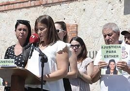 Familiares y amigos de Esther, durante una de las concentraciones para pedir justicia.