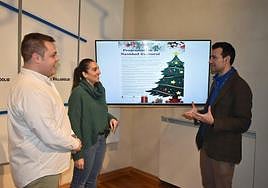 Jaime Rodríguez, alcalde de Cigales, María del Val, concejala de Cultura y David Esteban, Diputado Provincial, en la presentación de la programación navideña