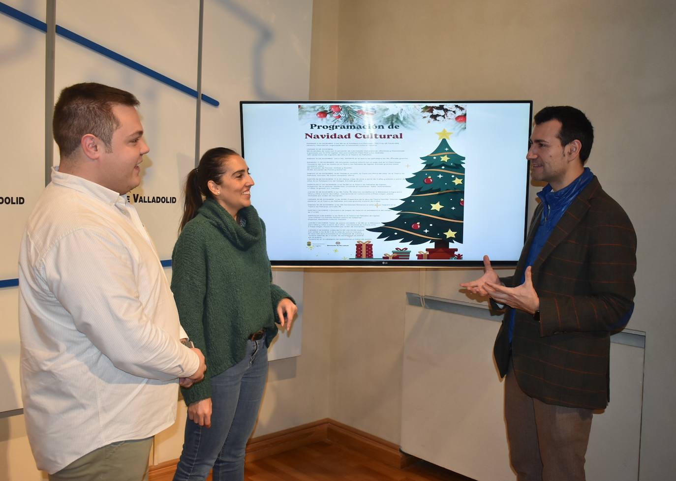 Jaime Rodríguez, alcalde de Cigales, María del Val, concejala de Cultura y David Esteban, Diputado Provincial, en la presentación de la programación navideña