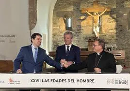 Momento de la firma del acuerdo de los presidentes de Castilla y León y Galicia.