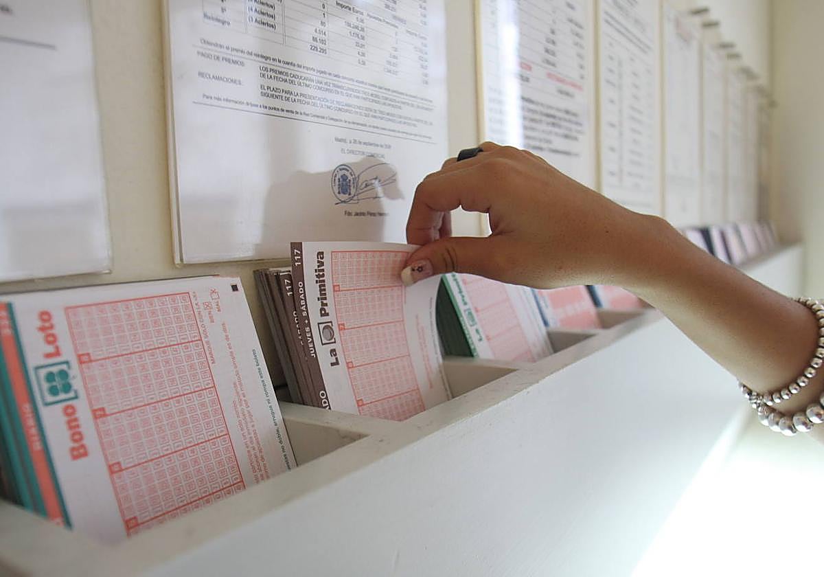 Boletos de La Bonoloto y La Primitiva.