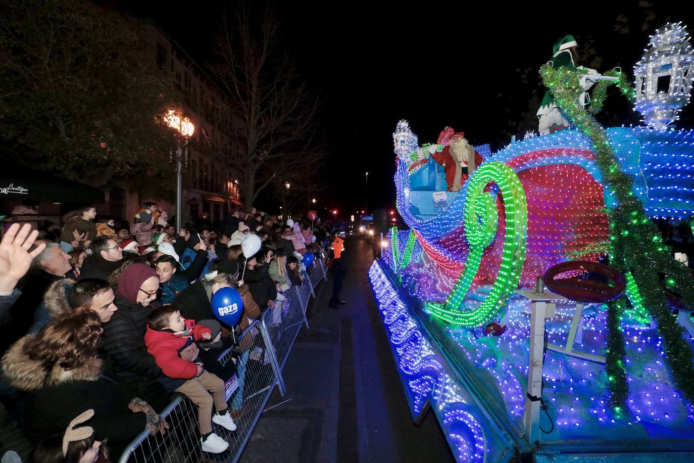 La cabalgata de Papá Noel, en imágenes (3/3)