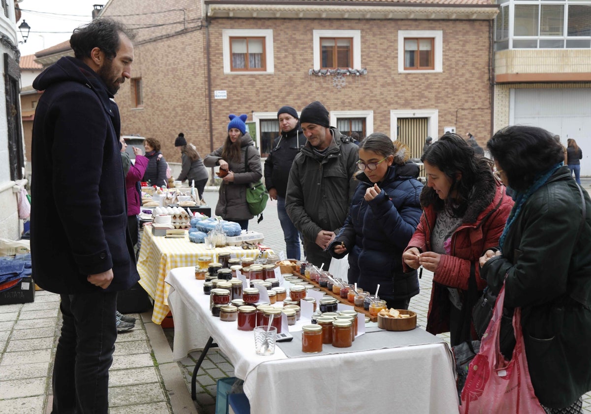 Puesto de mermeladas participante en la feria.