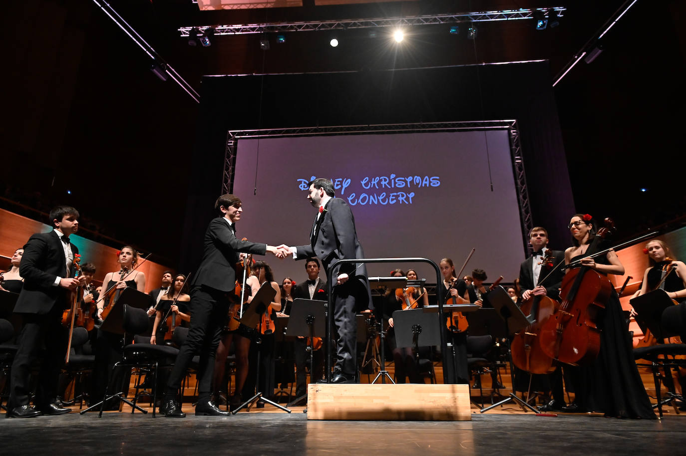 Las imágenes del concierto de la JOSVA en el Miguel Delibes