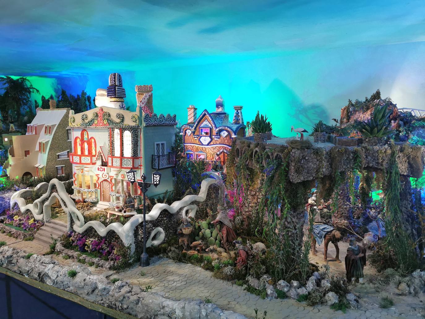 El colegio La Salle se inspira en Gaudí para su belén