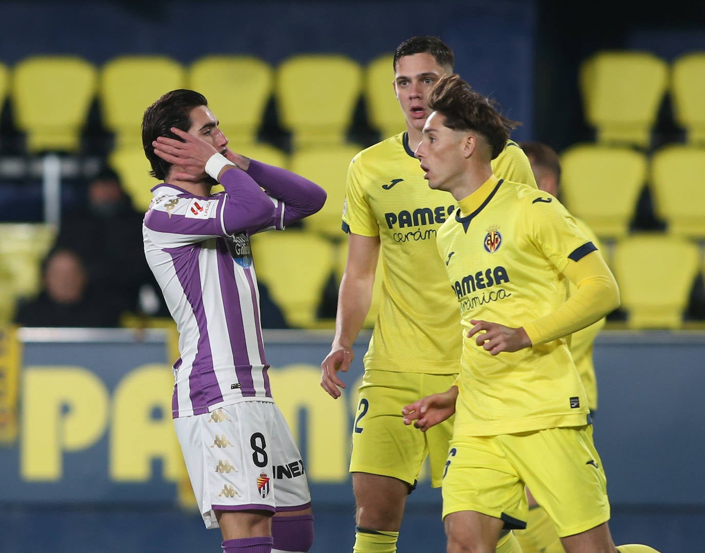 Las imágenes del partido Villarreal B - Real Valladolid