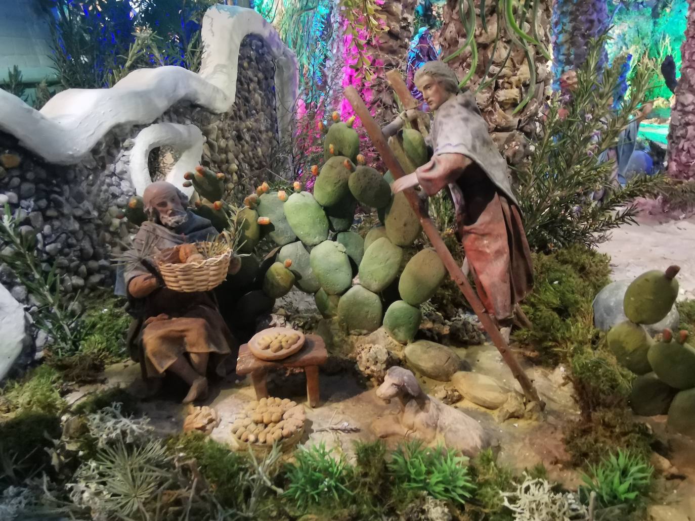 El colegio La Salle se inspira en Gaudí para su belén