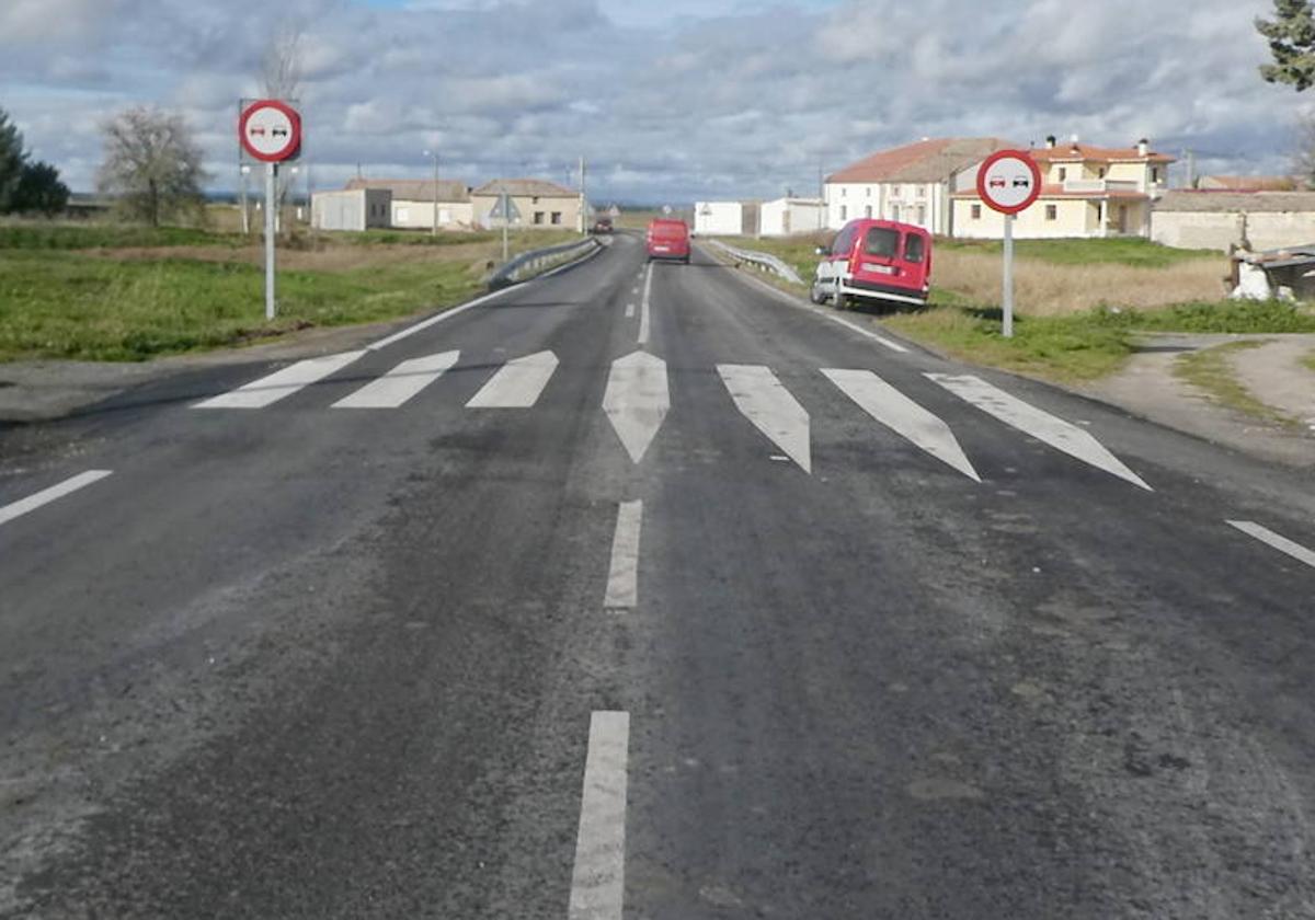 Firme renovado en la travesía de Campo de Cuéllar.