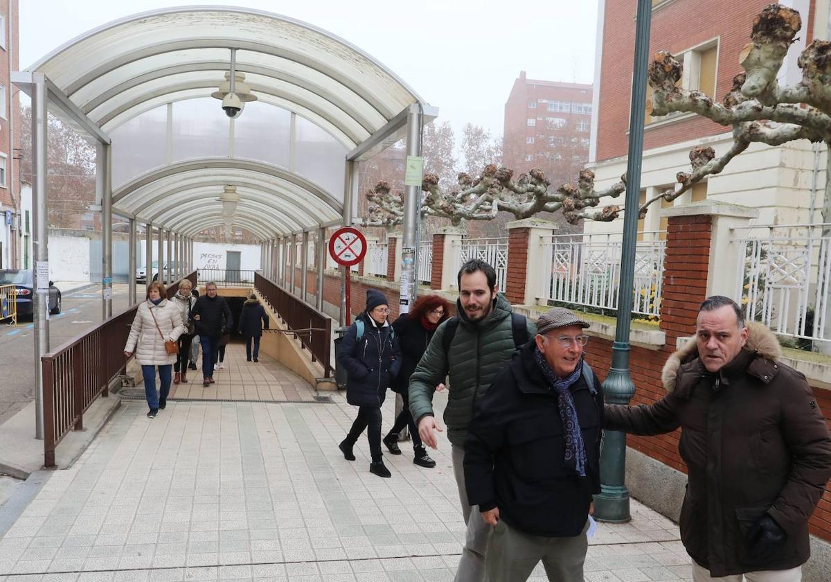 Antonio Regaliza, Fidel Ramos y Domiciano Curiel de Vamos Palencia informan sobre las acciones que se llevarán a cabo en favor del soterramiento en Palencia.