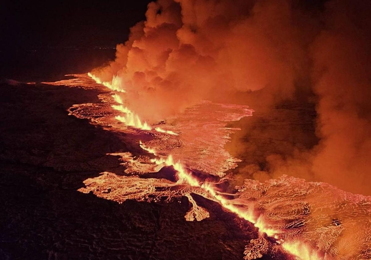 Las imágenes de la erupción del volcán en la ciudad islandesa de Grindavik