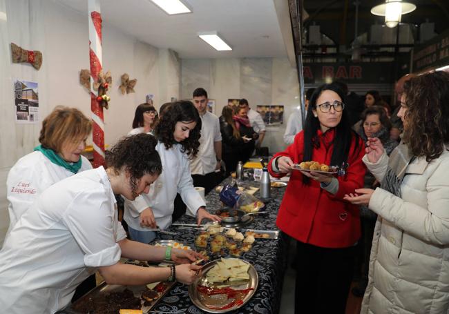 Degustación de productos en la Plaza de Abastos.