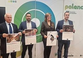 La presidenta de la Diputación, Ángeles Armisén, presenta el calendario junto a los diputados Urbano Alonso, Fran Pérez y Miguel Abia.