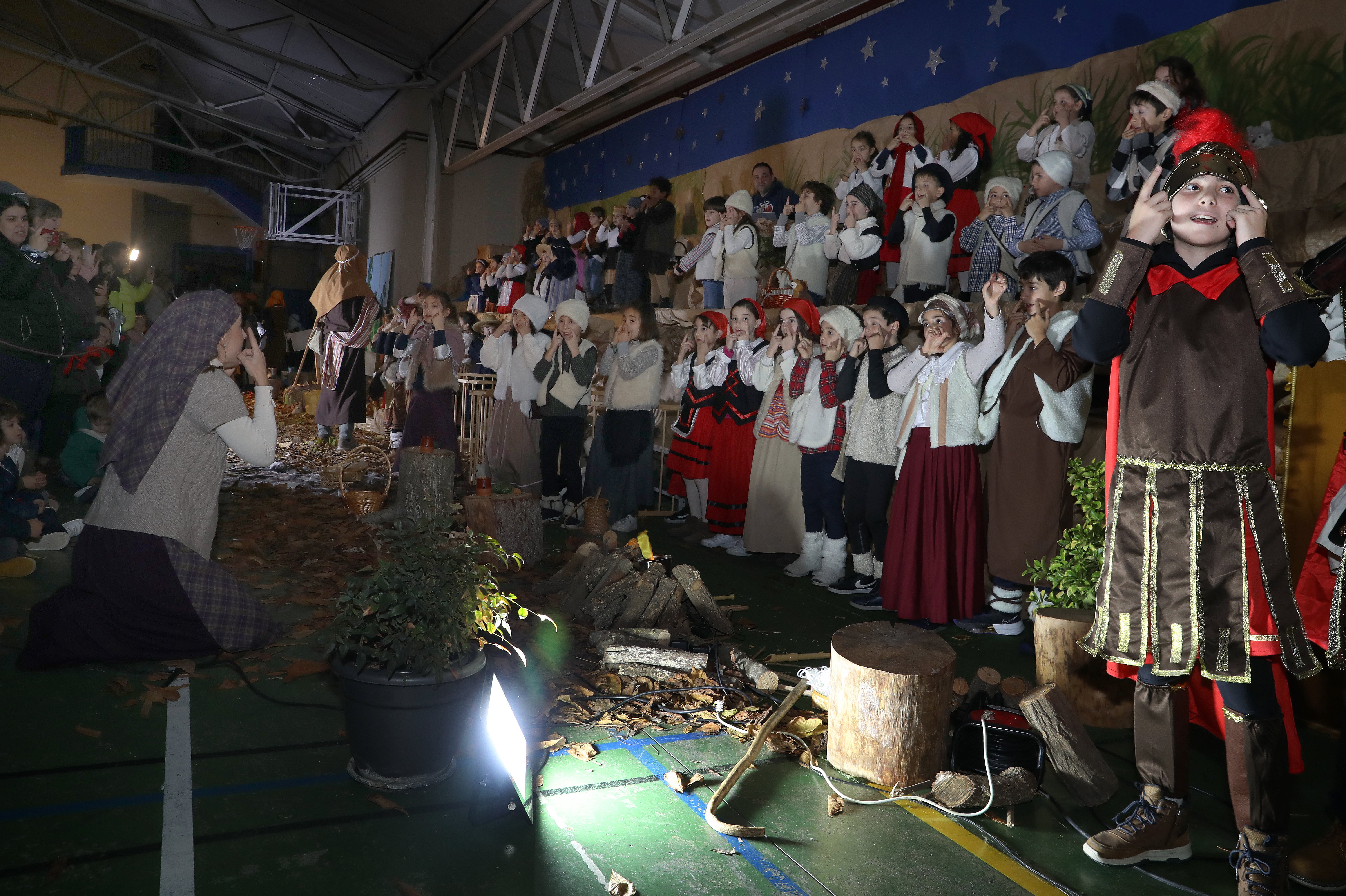 Los alumnos de La Salle protagonizan un belén viviente