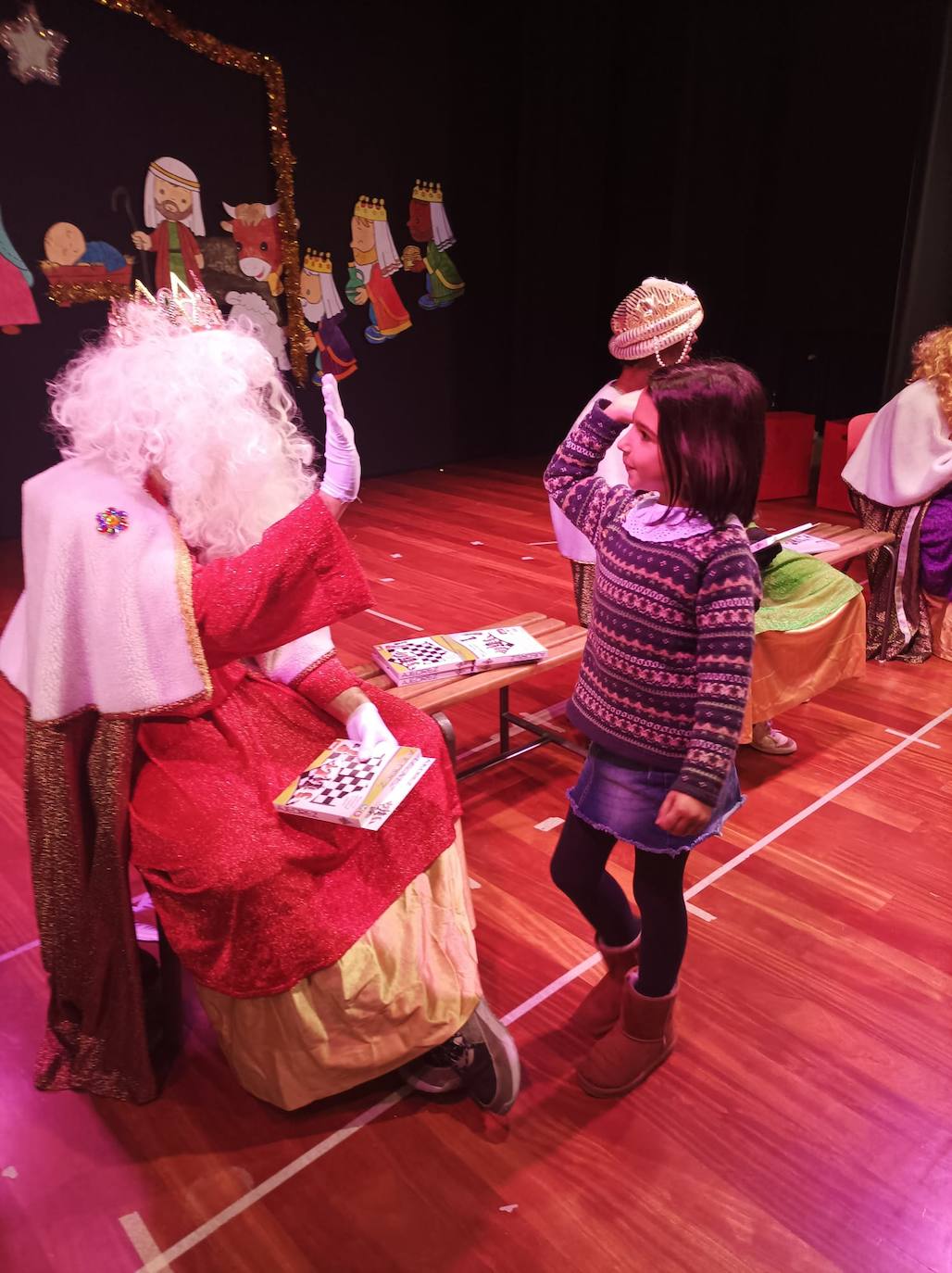 Los Reyes Magos visitan a los alumnos teresianos