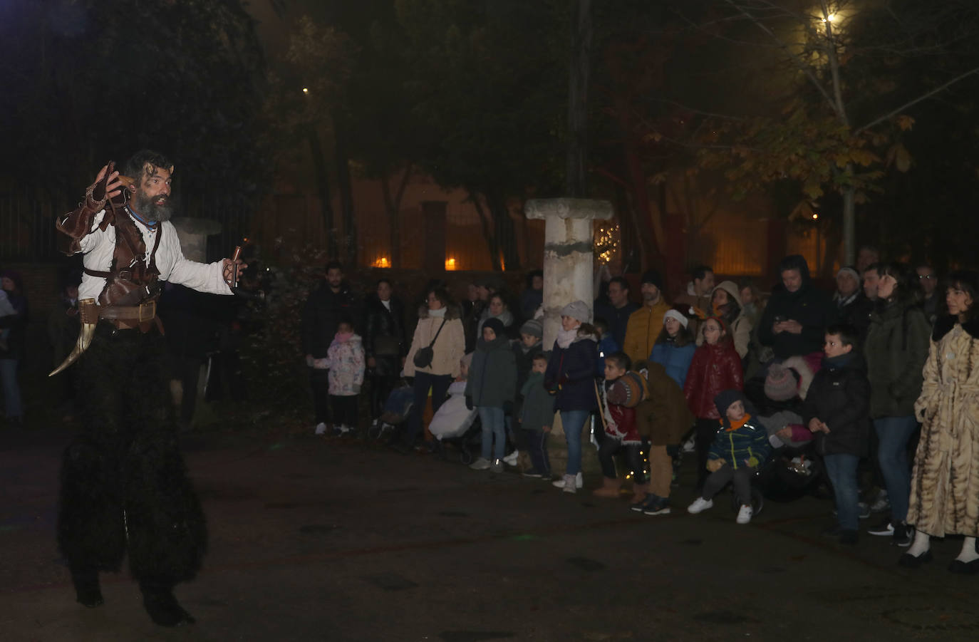 El bosque mágico llena de luz y fantasía la Navidad palentina