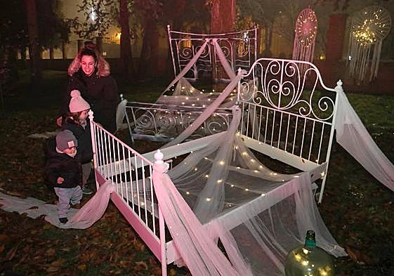 El bosque mágico llena de luz y fantasía la Navidad palentina