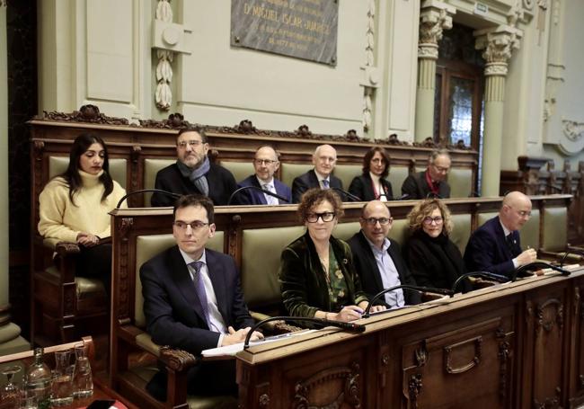 Bancada actual del PSOE en el Ayuntamiento. Arriba: Carmen Jiménez, Francisco Ferreira, Juan Carlos Hernández, Alberto Palomino, Celia García, Antonio Otero. Abajo: Pedro Herrero, Rafi Romero, Luis Vélez, Charo Chávez y Martín Fernández.