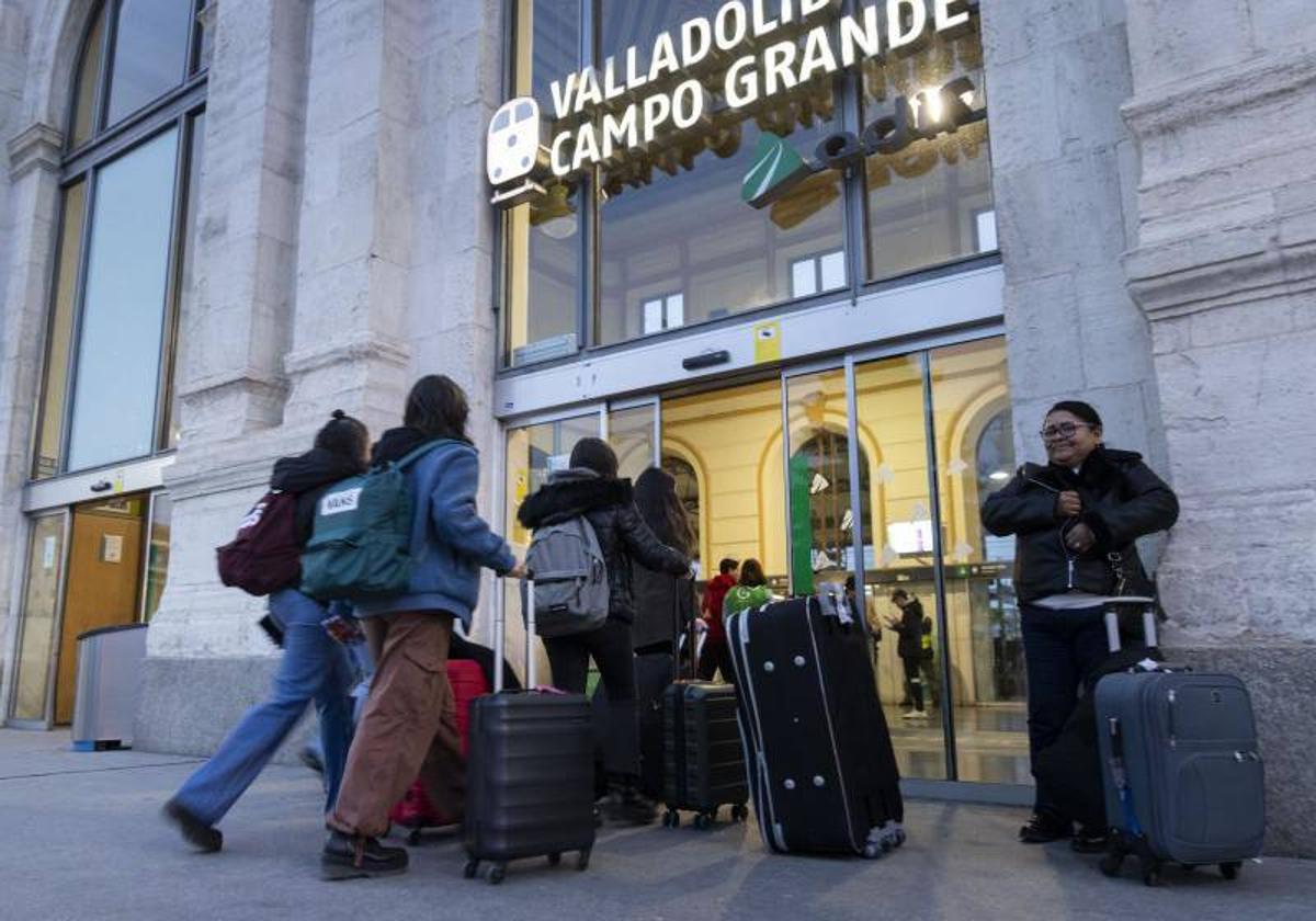 Acceso a la estación Campo Grande de Valladolid, donde fue interceptado el hombre.