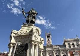 La idea de levantar un monumento al repoblador de Valladolid surgió en 1862, pero la estatua no fue inaugurada hasta diciembre de 1903.