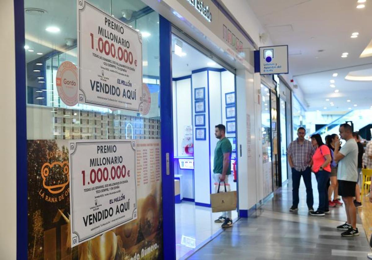 Administración de la lotería en el centro comercial de Río Shopping.