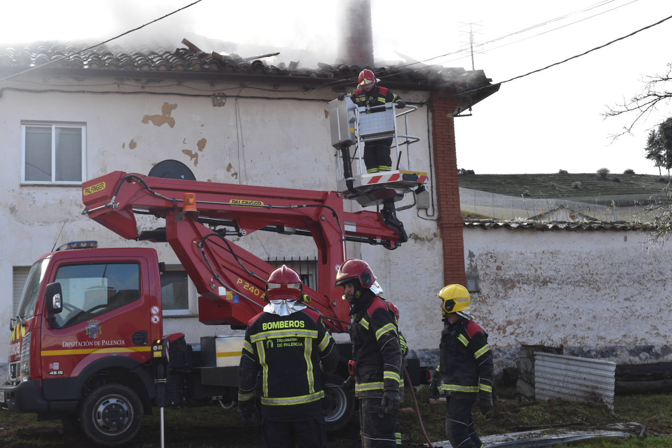 Incendio en una casa en Nogales de Pisuerga