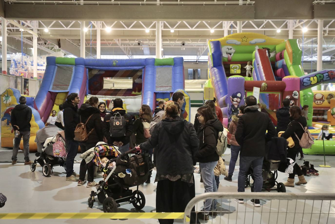 El ambiente de la Feria Navival, en imágenes