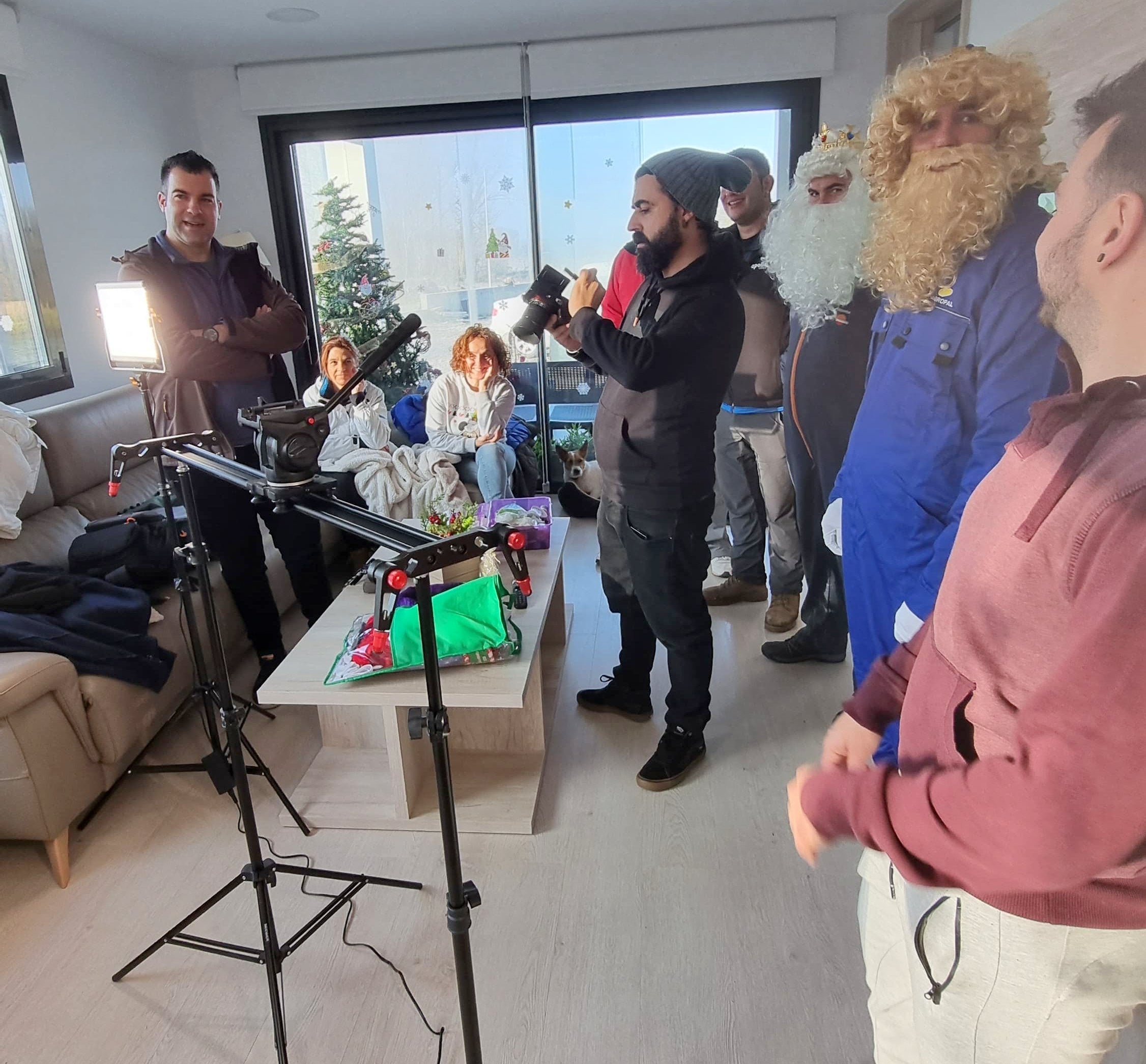 Herrera de Valdecañas arregla el trineo de Papá Noel