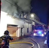 Arde el tejado de una vivienda en Pedrajas de San Esteban