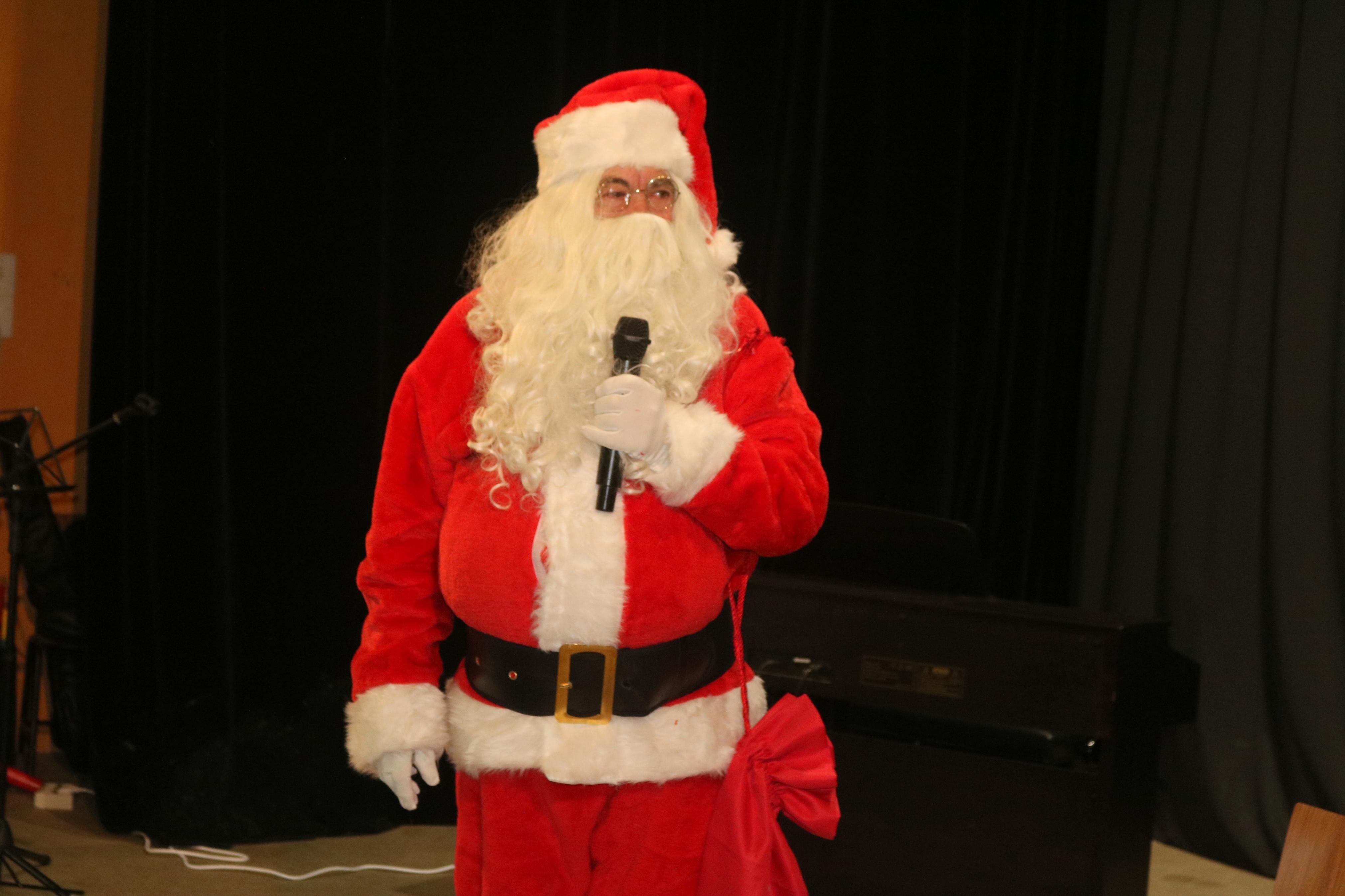 Papá Noel reparte ilusiones en Baltanás