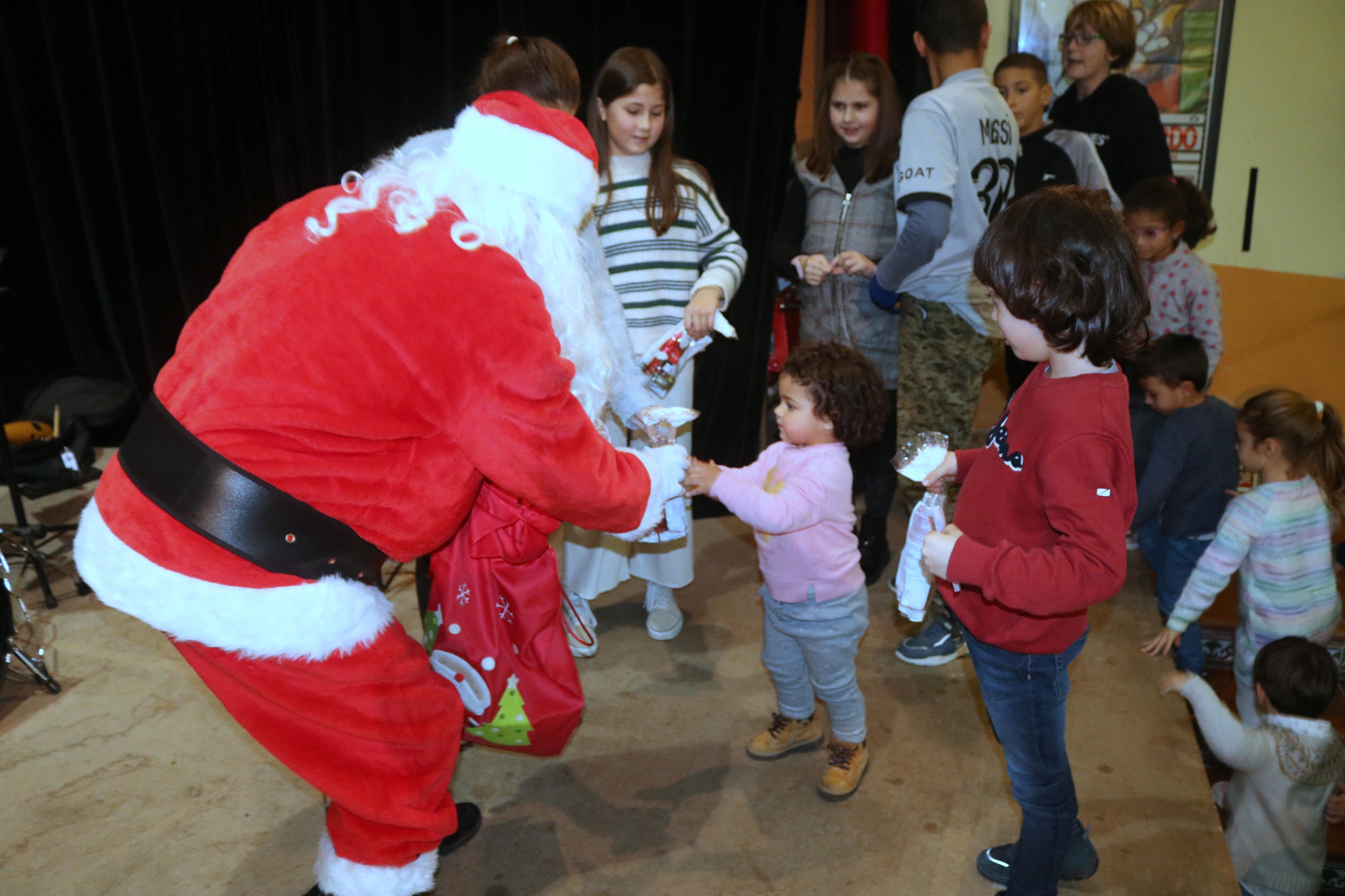 Papá Noel reparte ilusiones en Baltanás