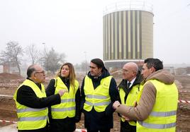 Visita a las obras de la red de calor, este miércoles.