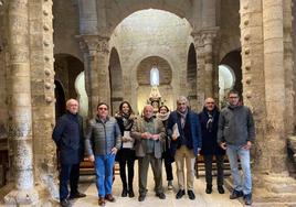 El consejero de Cultura y el director de Patrimonio fueron recibidos en el templo mozárabepor el alcalde wambeño, sus concejales de cultura, el arquitecto, el guia de turismo y el historiador locales
