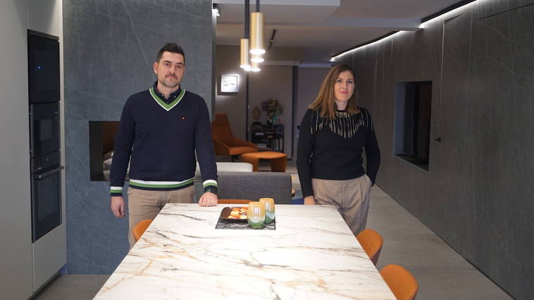 Jorge Maldonado y Miriam Martínez, gerente e interiorista de Green Iluminación&Deco.