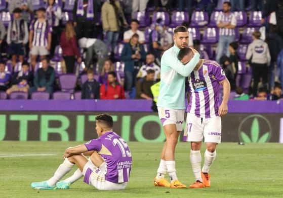 El Yamiq, Javi Sánchez y Roque Mesa, desolados por el descenso a Segunda