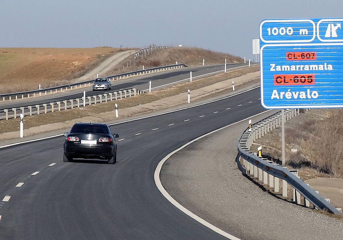 Acceso a Segovia en la autovía que une esa capital con Valladolid.