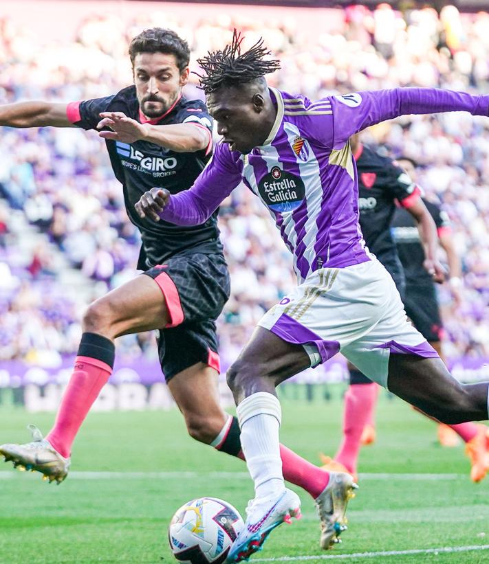 Imagen secundaria 2 - Imágenes de los debuts de Álvaro Aceves, Manu Pozo y Tunde Jimoh en Liga con el Real Valladolid