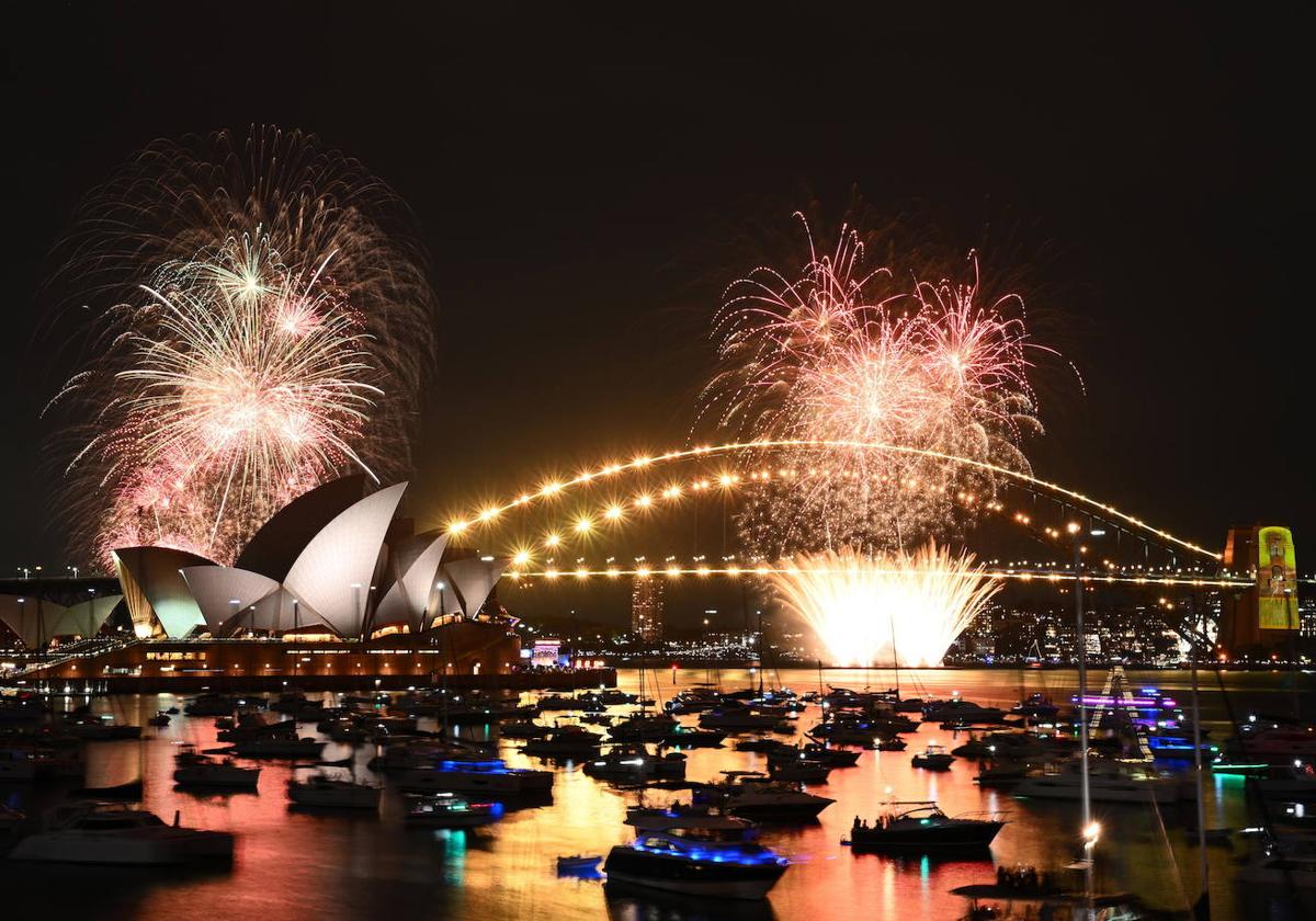 Australia se despide de 2023 con un cielo cubierto de espectaculares fuegos artificiales