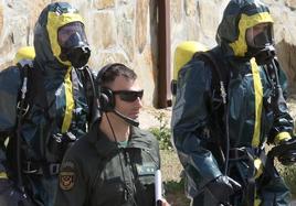 Agentes especializados de la Guardia Civil, en Carbonero de Ahusín.