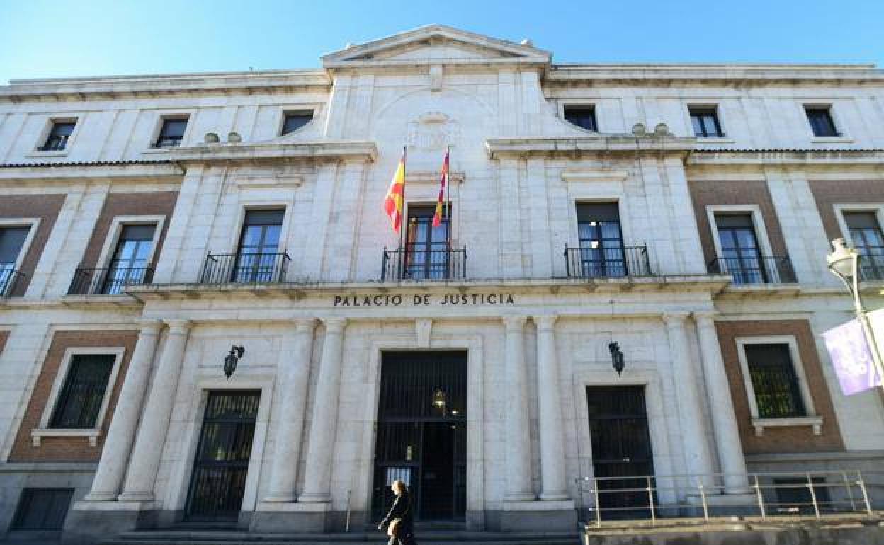 Fachada de la Audiencia de Valladolid.